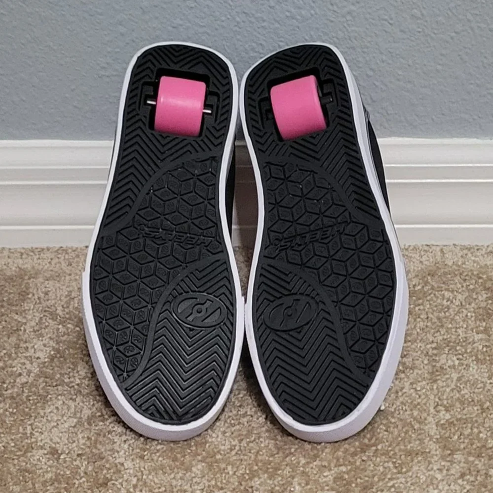 Pink and Black Womans/Girls Heelys Brand New Never Worn - Picture 3 of 7